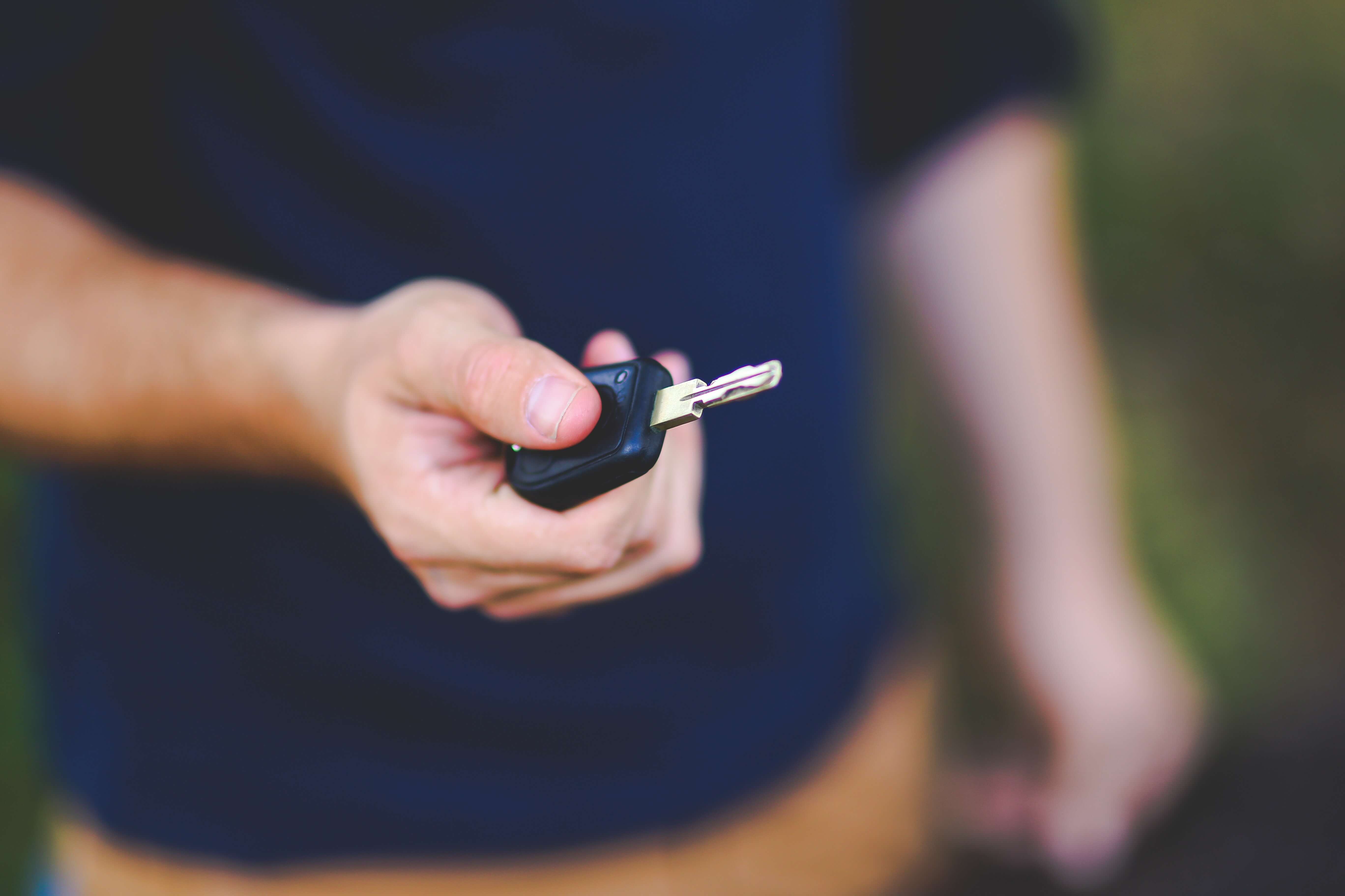 blur-car-key-close-up-6097--1-